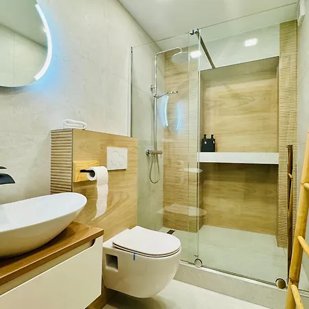 Orgovanova Apartment, *
